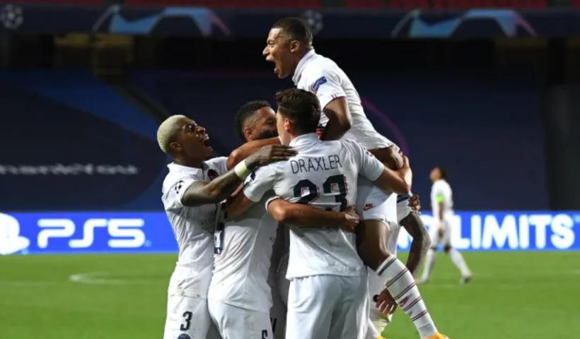 psg players celebrate after victory against atalanta champions league