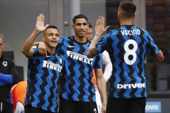 Inter Milan players celebrate